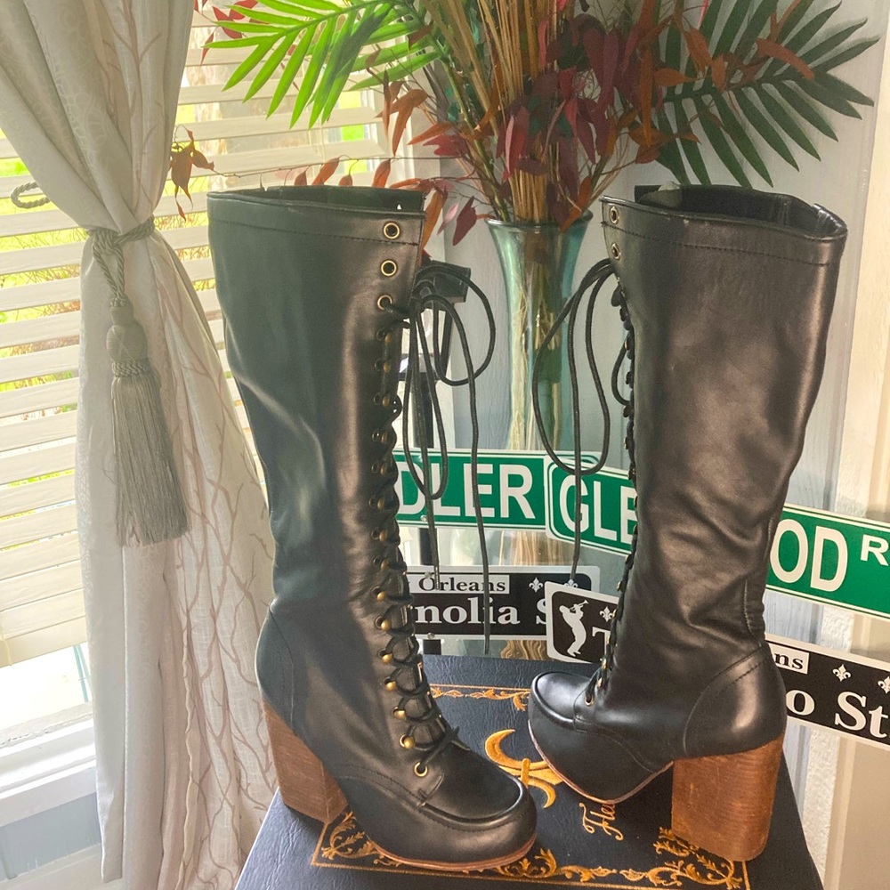 Jeffrey Cambell lace up boots